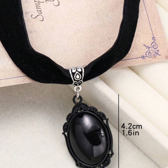 Gothic Vampire Pendant Choker Velvet Necklace For Women Fashion Pagan Witchcraft - Picture 3 of 3
